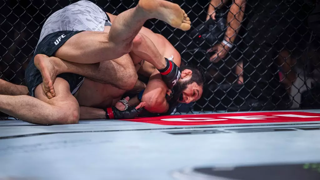 Vynikající submise v říjnu 2024: Měsíc naplněný emocemi a triumfy v MMA