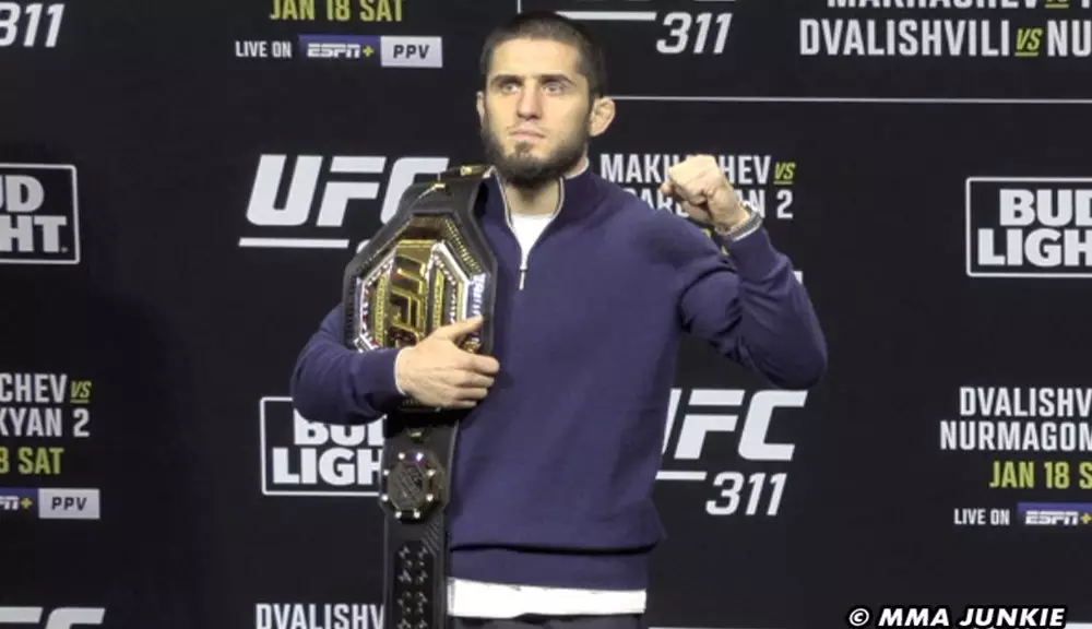 Mistrovský zápas na UFC 311: Makhachev čelí Moicanovi na poslední chvíli